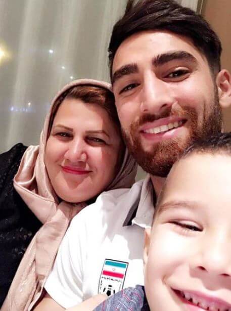Alireza Jahanbakhsh with his son wishing his mother on the occasion of Mother's Day.